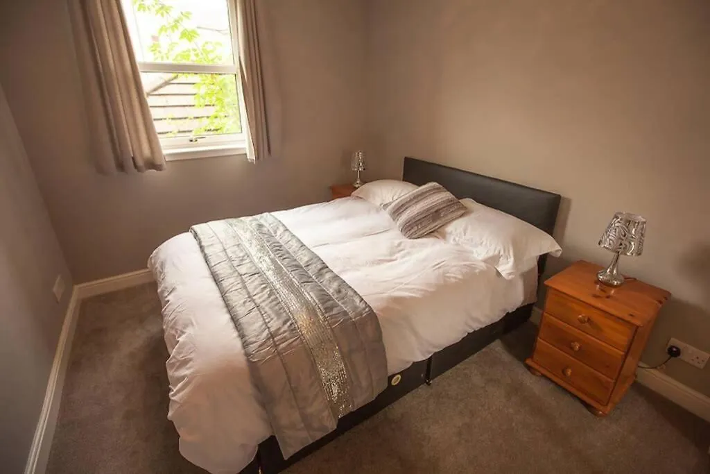 City Centre Executive 2 Bed Apartment With Wifi & Parking Абердин